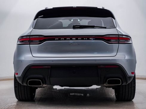 Certified 2025 Porsche Macan image 10