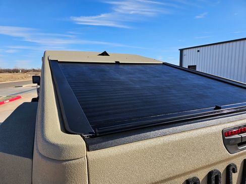 Used 2023 Jeep Gladiator Sport image 22