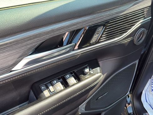 New 2024 Jeep Wagoneer Series II w/ Flexible Seating Group image 12