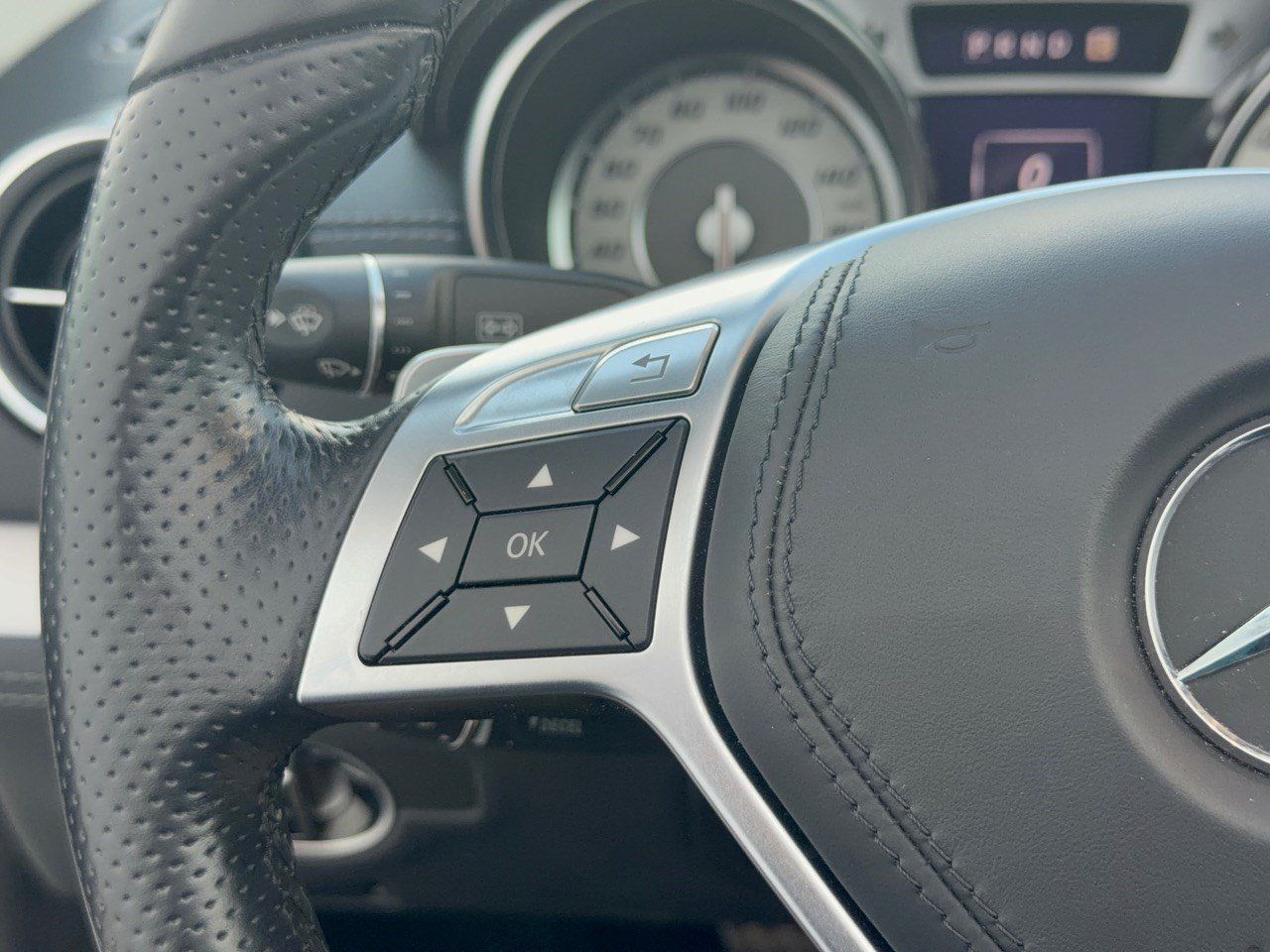 Used 2013 Mercedes-Benz SL 550 image 18