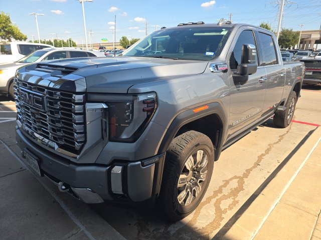Used 2024 GMC Sierra 2500 Denali w/ Denali Reserve Package AWD/4WD image 2