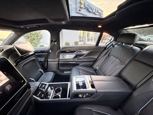 Used 2018 BMW M760i xDrive AWD/4WD image 87