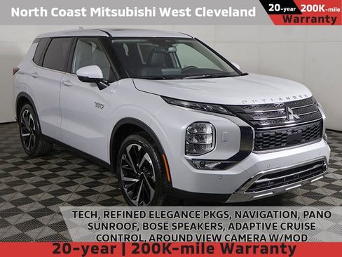 New 2025 Mitsubishi Outlander SE AWD/4WD image 1