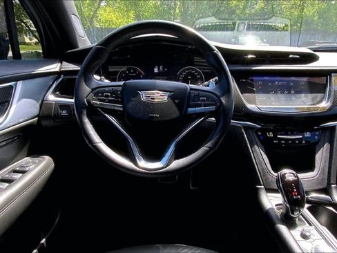 Used 2024 Cadillac XT6 Sport w/ LPO, ONYX Package AWD/4WD image 4