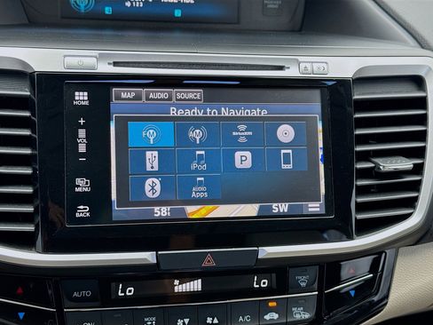 Used 2017 Honda Accord Touring image 11