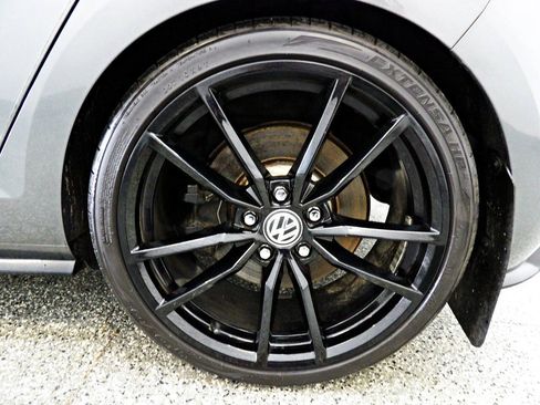 Used 2019 Volkswagen Golf R 4-Door AWD/4WD image 19