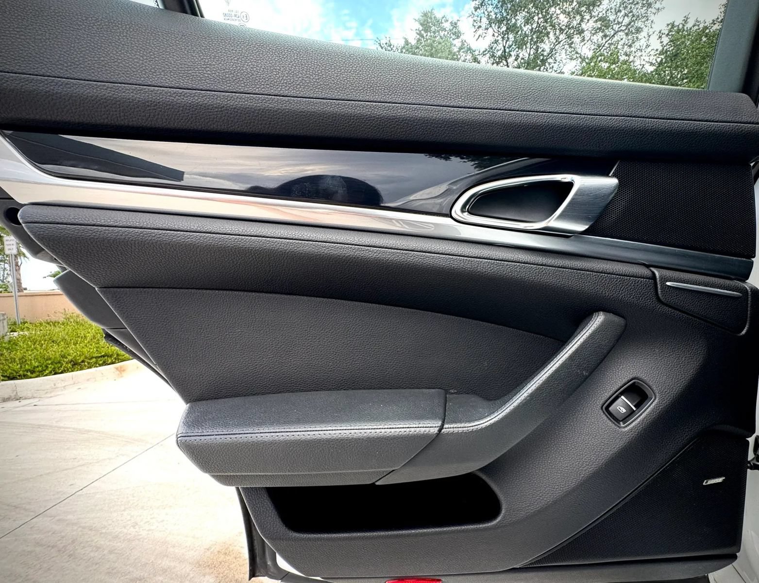 Used 2014 Porsche Panamera 4 AWD/4WD image 35