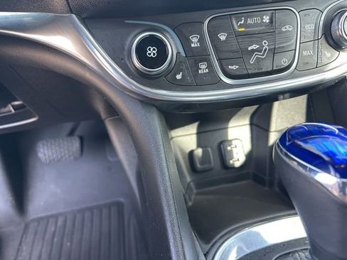 Used 2017 Chevrolet Volt Premier w/ Driver Confidence II Package image 24