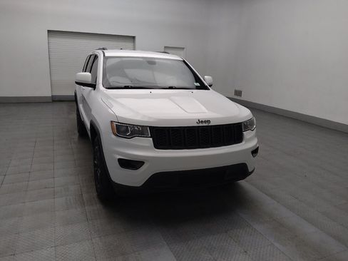 Used 2020 Jeep Grand Cherokee Laredo image 14
