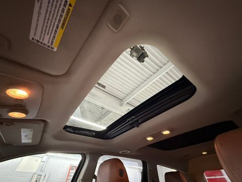 Used 2017 Chevrolet Traverse LT image 24