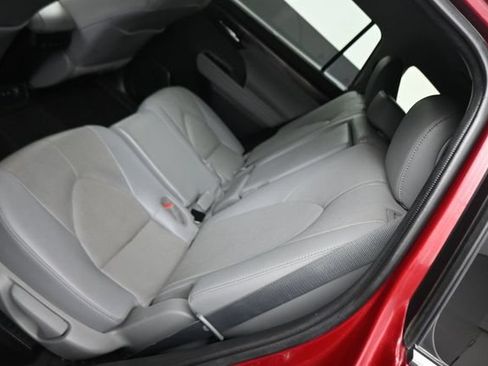 Used 2021 Toyota Highlander Limited AWD/4WD image 19