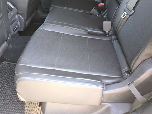 Used 2018 Volkswagen Tiguan SE FWD image 23