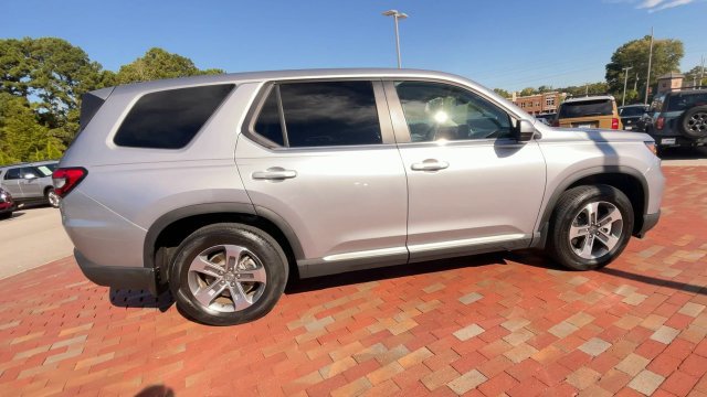 Used 2024 Honda Pilot EX-L image 2