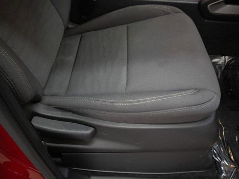 Used 2024 Nissan Frontier SV image 25