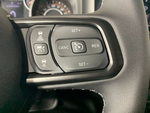 Used 2025 Jeep Wrangler Unlimited Sport AWD/4WD image 30