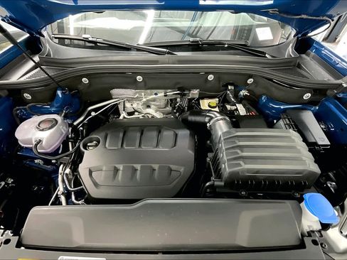 New 2025 Volkswagen Atlas Cross Sport SE image 13