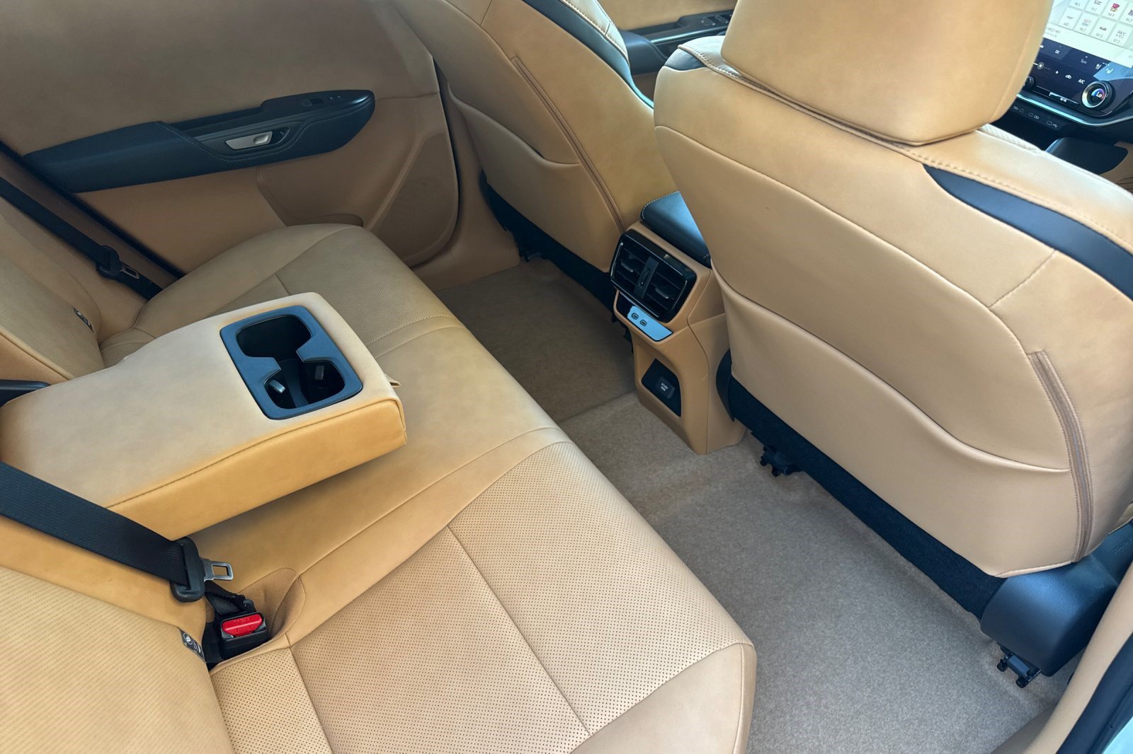 Certified 2023 Lexus RZ 450e Premium w/ Technology Package AWD/4WD image 32