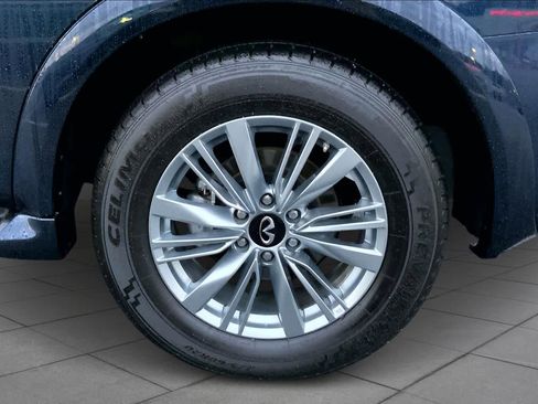 Used 2024 INFINITI QX80 Luxe image 11