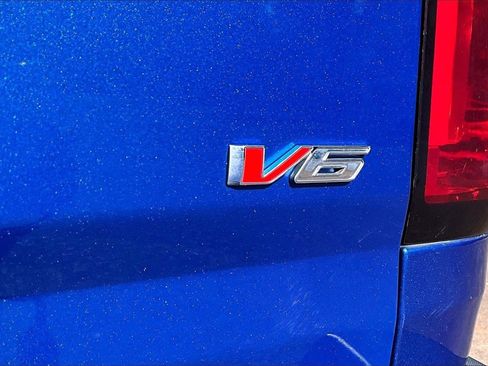 Used 2019 Chevrolet Colorado ZR2 image 21