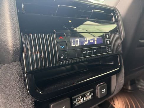 Used 2022 Jeep Wagoneer Series I w/ Convenience Group I AWD/4WD image 32