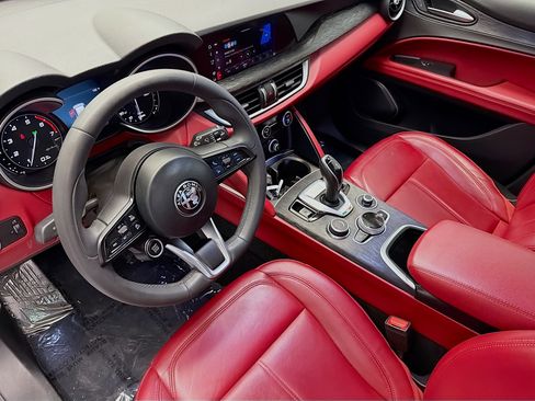 Used 2020 Alfa Romeo Stelvio w/ Nero Edizione RWD image 7