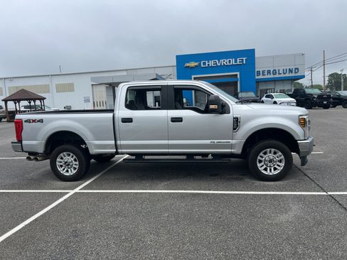 Used 2019 Ford F250 XLT AWD/4WD image 8