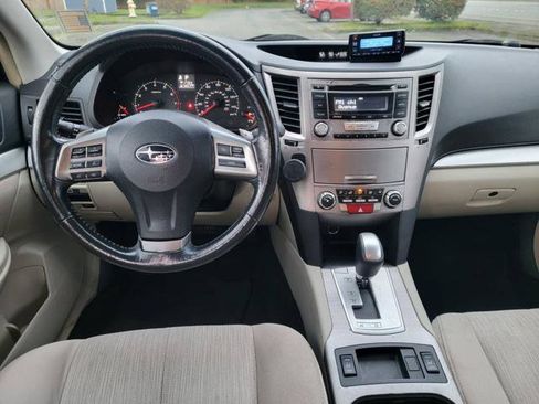 Used 2013 Subaru Outback 2.5i Premium w/ All-Weather Pkg image 18