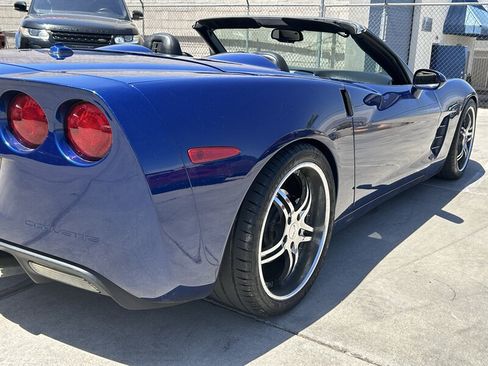 Used 2005 Chevrolet Corvette Convertible w/ Preferred Equipment Group RWD image 12
