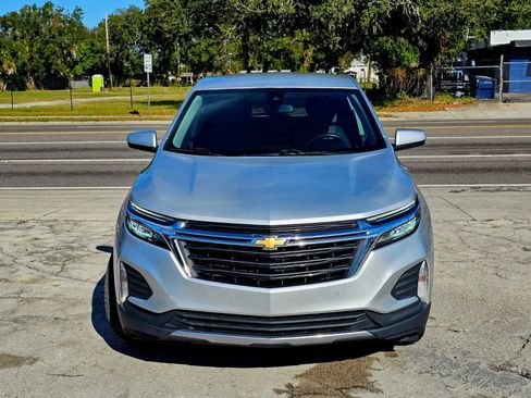 Used 2022 Chevrolet Equinox LT w/ Driver Convenience Package image 2