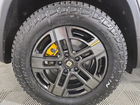 Used 2023 Rivian R1T Adventure image 12