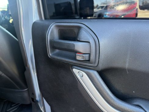 Used 2014 Jeep Wrangler Unlimited Sahara w/ Dual Top Group image 34