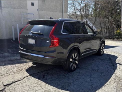 Used 2024 Volvo XC90 T8 Plus w/ Protection Package Premier AWD/4WD image 10