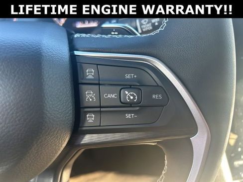 Used 2025 Jeep Grand Cherokee Altitude AWD/4WD image 14