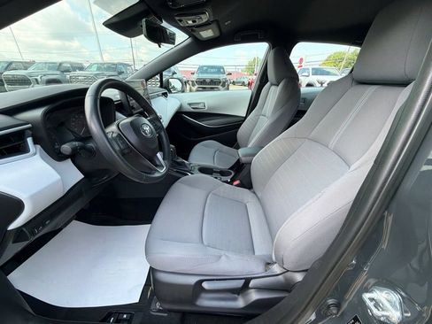 Used 2025 Toyota Corolla SE FWD image 9