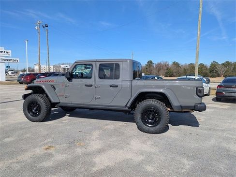 Used 2022 Jeep Gladiator Mojave w/ Cold Weather Group image 5