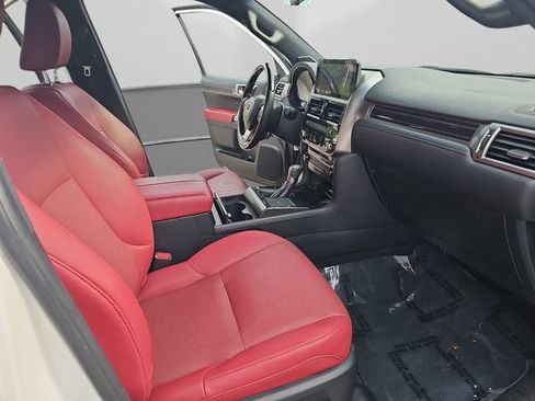 Used 2022 Lexus GX 460 Premium w/ Accessory Package AWD/4WD image 32