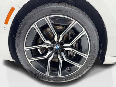 Used 2025 BMW 740i w/ Premium Package image 53
