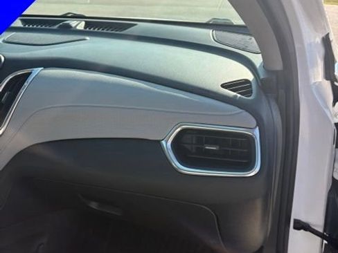 Used 2018 Chevrolet Equinox Premier FWD image 33