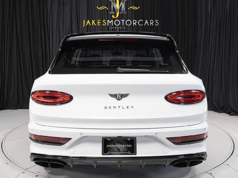 Used 2022 Bentley Bentayga AWD/4WD image 9
