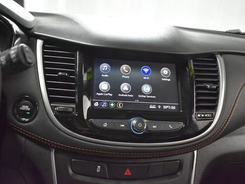 Certified 2022 Chevrolet Trax LT w/ LT Convenience Package FWD image 17