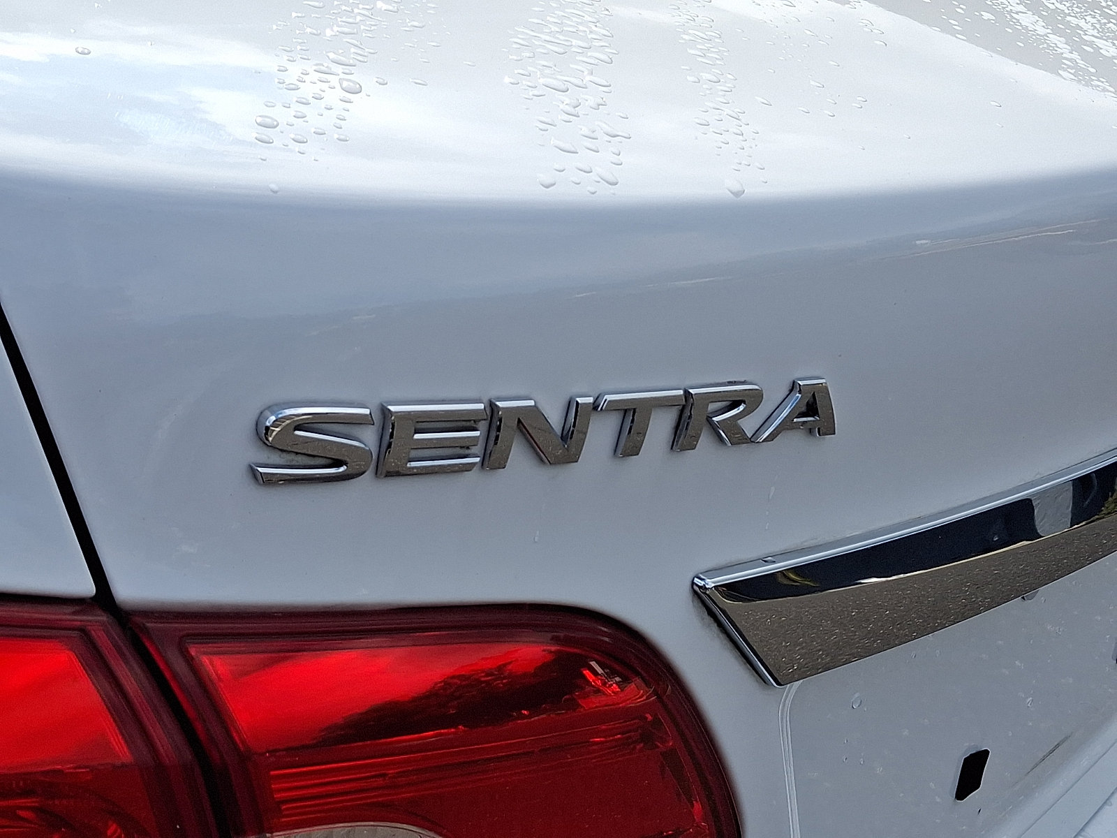 Certified 2019 Nissan Sentra SV FWD image 30