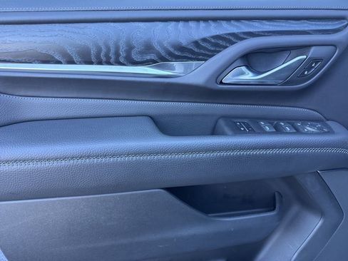 Used 2022 GMC Yukon Denali w/ Denali Premium Package image 13