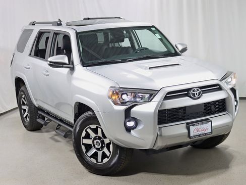Used 2021 Toyota 4Runner TRD Off-Road Premium w/ Moonroof Package AWD/4WD image 6