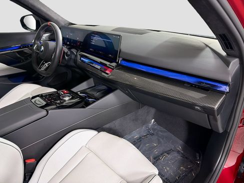 Used 2025 BMW M5 Touring AWD/4WD image 31