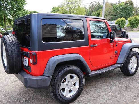 Used 2015 Jeep Wrangler Sport w/ Quick Order Package 24S AWD/4WD image 9