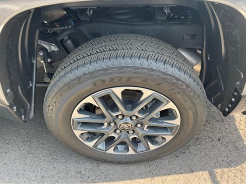 Used 2025 Toyota Tundra Limited AWD/4WD image 8