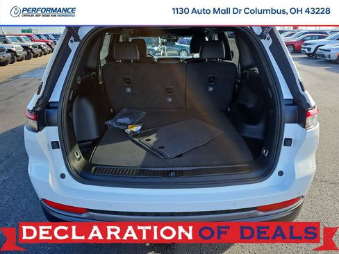 New 2026 Jeep Grand Cherokee Altitude image 11