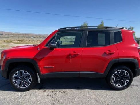 Used 2017 Jeep Renegade Trailhawk AWD/4WD image 5