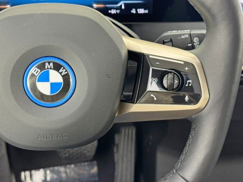 Used 2023 BMW iX xDrive50 w/ Sport Package image 23