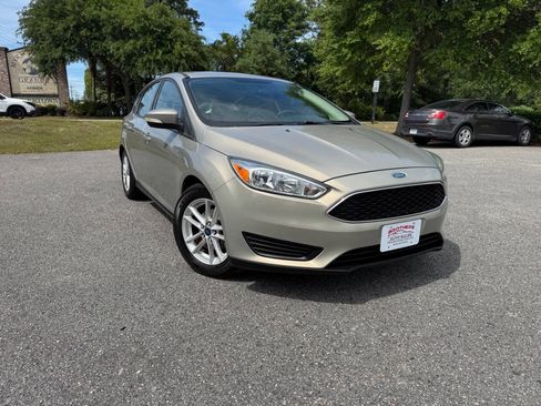 Used 2015 Ford Focus SE FWD image 34
